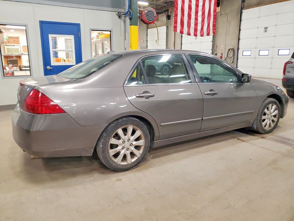 2006 Hond Accord VIN 1HGCM66536A000764 COPART salvage auction — MINOR DENT/SCRATCHES, MN - CERTIFICATE OF TITLE, sold $575 on 2026-07-28 (photo 3)
