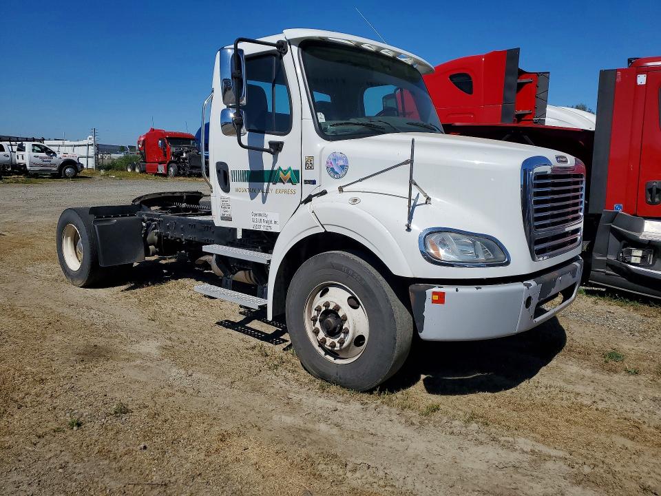 2019 Freightliner M2 unknow VIN 1FUBC4FT9KHLH9243 COPART salvage auction — NORMAL WEAR, CA - DIS/DLR/EXP ONLY CLEAN TITLE (P), sold $1,500 on 2026-07-21 (photo 4)