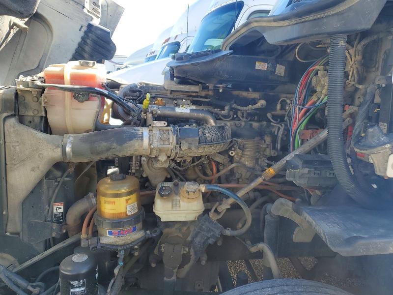 2016 Freightliner Cascadia 125 VIN 1FUBGEDV8GLHC5658 COPART salvage auction — MINOR DENT/SCRATCHES, IN - CERTIFICATE OF TITLE, sold $5,000 on 2026-07-28 (photo 7)