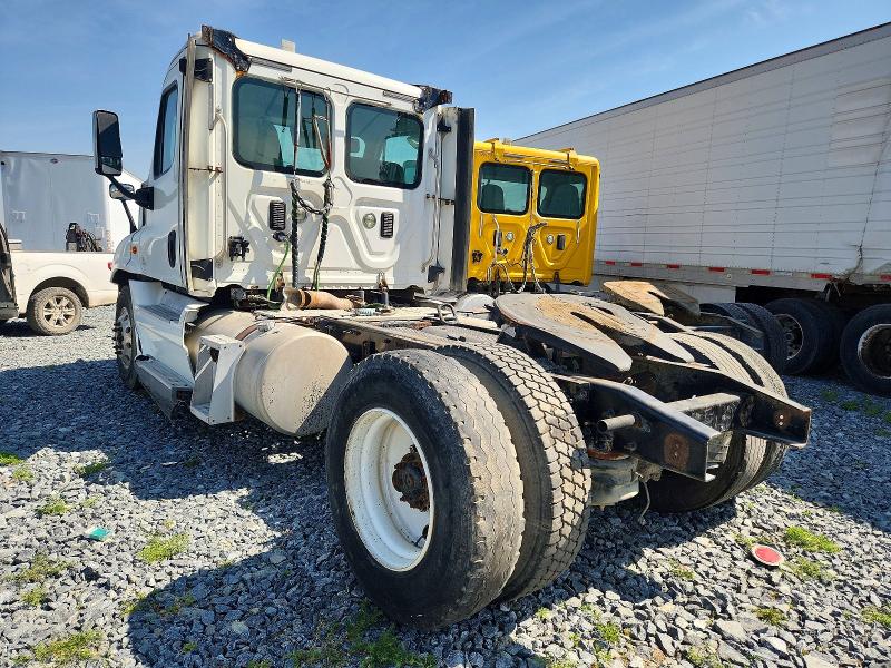 2015 Freightliner All other VIN 1FUBGED56FLGL0454 COPART salvage auction — FRONT END, DV, sold $200 on 2026-07-09 (photo 3)