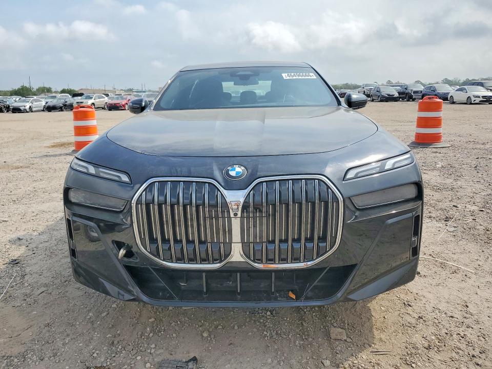 2023 BMW 7 series VIN WBA23EH00PCM21708 COPART salvage auction — Water/Flood, TX - SALVAGE TITLE-FLOOD DAMAGE, sold $36,500 on 2026-05-07 (photo 5)