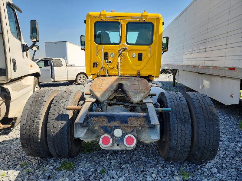 2014 Freightliner All other VIN 3AKBGDDV4ESFZ0422 COPART salvage auction — MINOR DENT/SCRATCHES, DV, sold $2,200 on 2026-07-30 (photo 6)