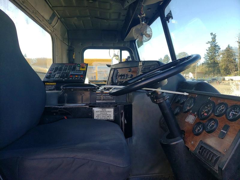 2009 Peterbilt All other VIN 3BPZL50X39F719301 COPART salvage auction — MINOR DENT/SCRATCHES, FL - CERTIFICATE OF DESTRUCTION, sold $1,000 on 2026-07-31 (photo 5)
