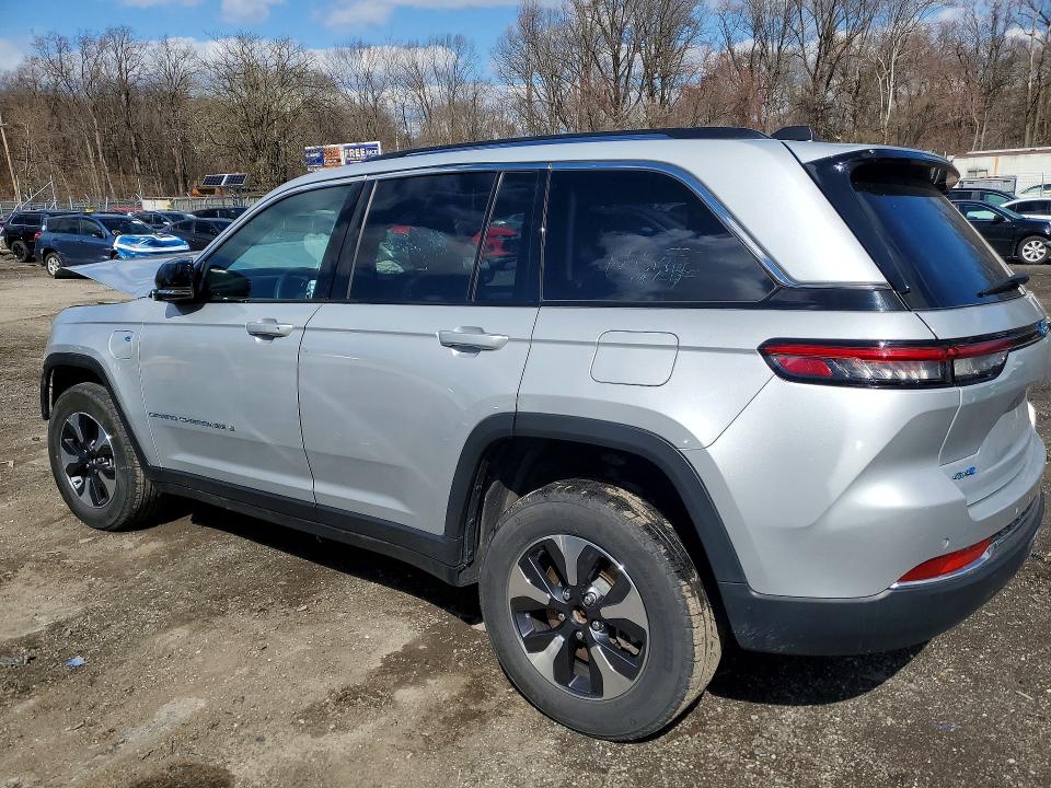 2023 Jeep Cherokee VIN 1C4RJYB60PC626080 COPART salvage auction — FRONT END, Fl - Certificate Of Destruction (P), sold $10,300 on 2026-07-30 (photo 2)