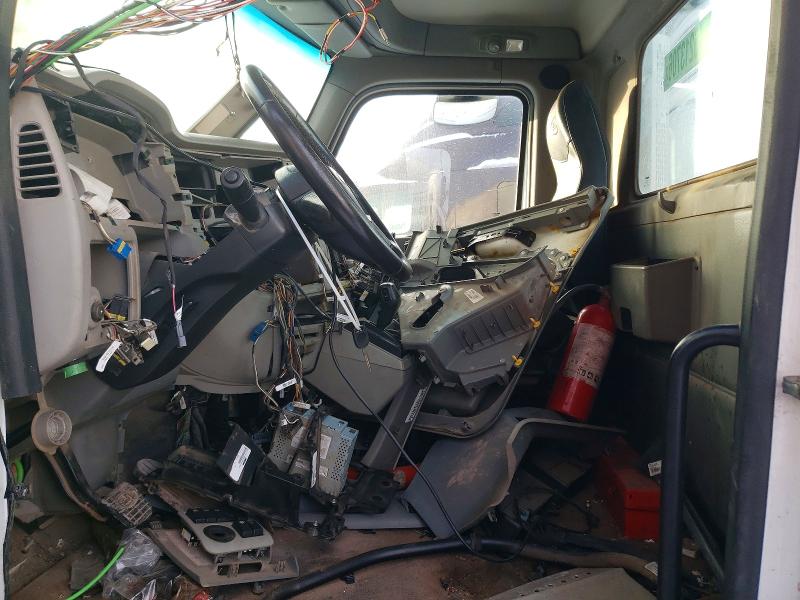 2018 Peterbilt All other VIN 1XPBA48X3JD477528 COPART salvage auction — REAR END, IN - CERTIFICATE OF TITLE, sold $5,000 on 2026-08-17 (photo 5)