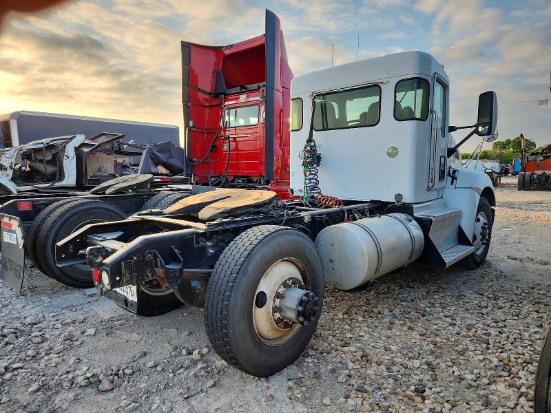2015 Kenworth All other VIN 2XKHAJ7X0FM462566 COPART salvage auction — NORMAL WEAR, ME - CERTIFICATE OF TITLE, sold $6,300 on 2026-07-09 (photo 4)