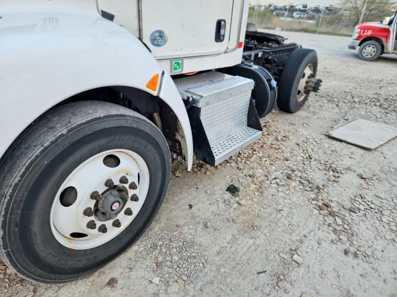 2015 Kenworth All other VIN 2XKHAJ7X0FM462566 COPART salvage auction — NORMAL WEAR, ME - CERTIFICATE OF TITLE, sold $6,300 on 2026-07-09 (photo 9)