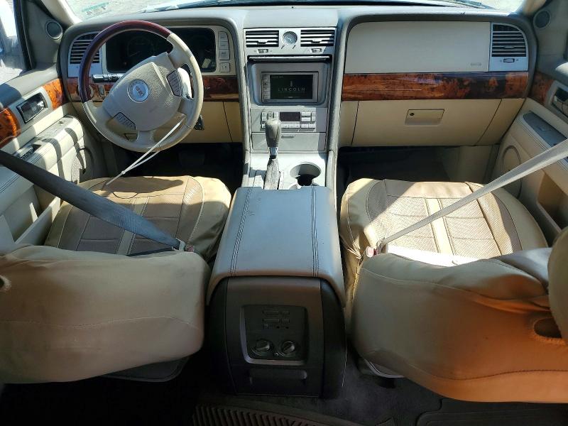 2004 Lincoln townhouse Navigator VIN 5LMFU27R34LJ37915 COPART salvage auction — MINOR DENT/SCRATCHES, CA - DIS/DLR/EXP ONLY CLEAN TITLE (P), sold $500 on 2026-07-27 (photo 8)