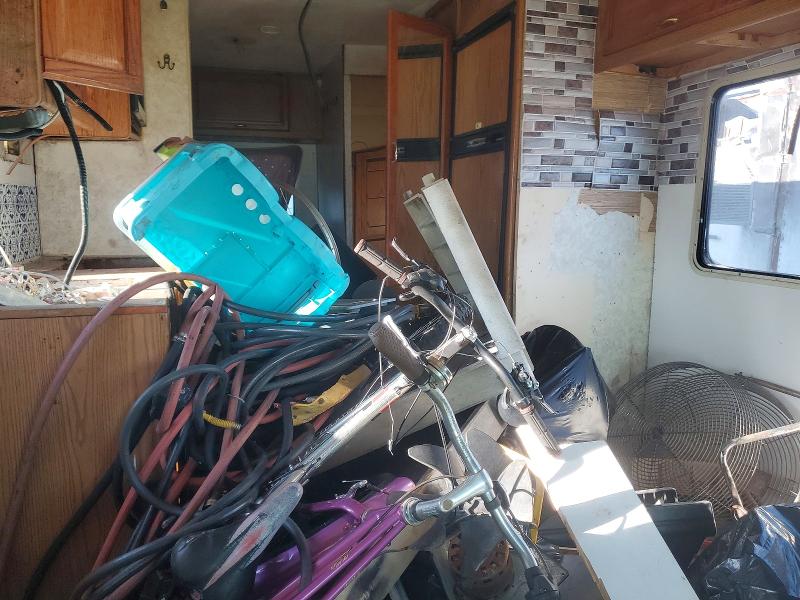 1999 Itasco Motorhome VIN 1FDWE30S7XHB05866 COPART salvage auction — VANDALISM, CA - SALVAGE CERTIFICATE, sold $90 on 2026-07-13 (photo 6)