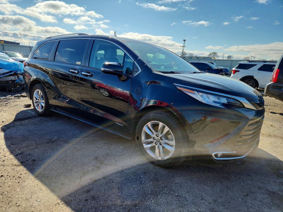 2021 Toyota Sienna VIN 5TDZRKEC2MS018613 COPART salvage auction — WATER/FLOOD, In - Cert Of Title-Salvage Flood, sold $3,300 on 2026-07-27 (photo 4)
