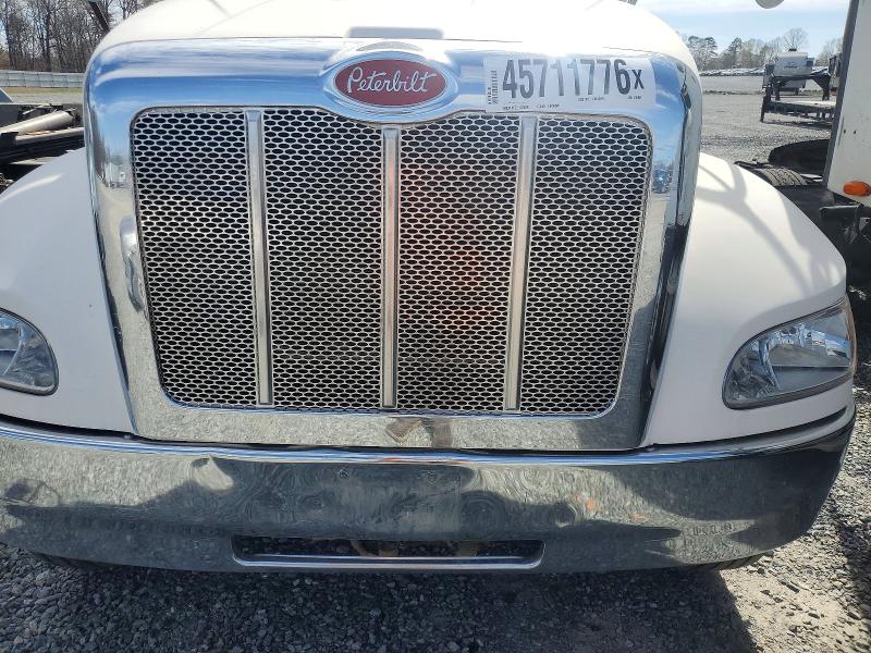 2008 Peterbilt tractor All models VIN 2NPLHN7X68M756459 COPART salvage auction — MINOR DENT/SCRATCHES, CY, sold $3,850 on 2026-09-03 (photo 7)
