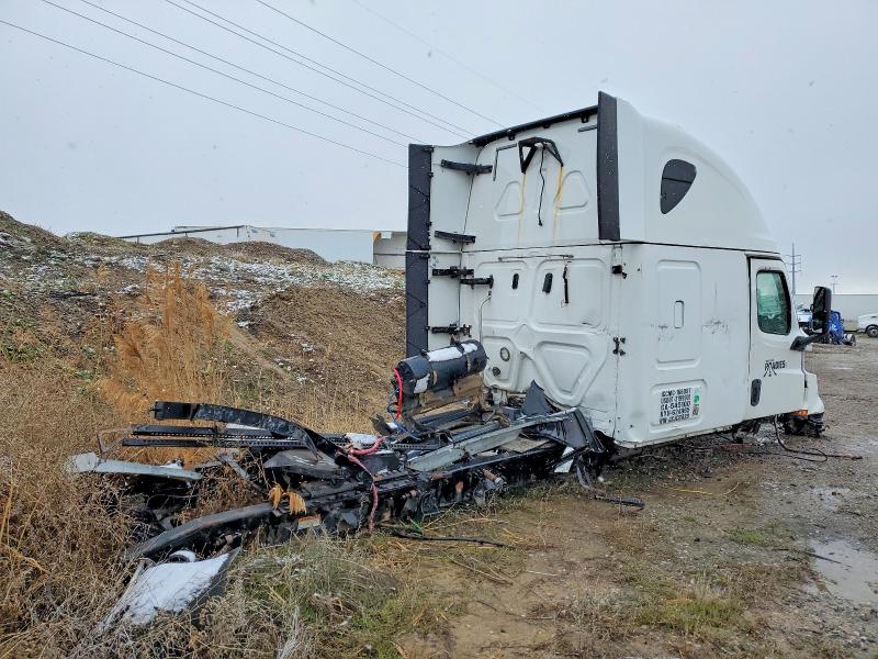 2018 Freigliner All other VIN 3AKJHHDR0JSJC6839 COPART salvage auction — ALL OVER, UT - SALVAGE CERTIFICATE, sold $2 on 2026-07-06 (photo 4)