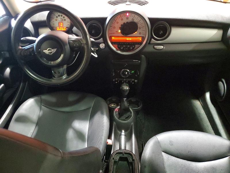 2011 Mini Cooper VIN WMWSU3C57BT251439 COPART salvage auction — NORMAL WEAR, Pa - Cert Of Title, sold $425 on 2026-08-05 (photo 8)