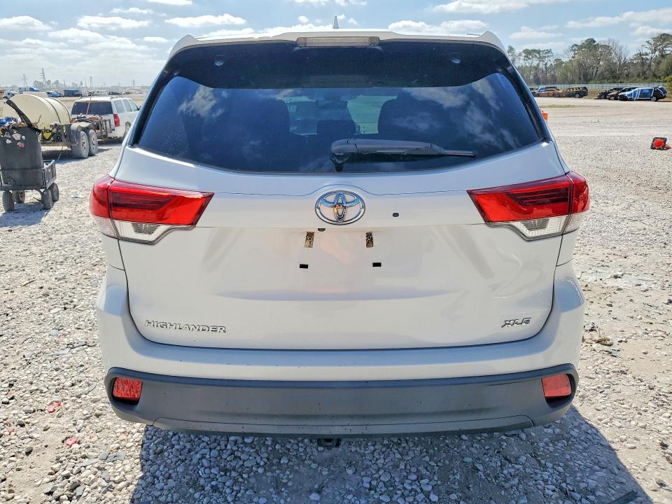 2019 Toyota Highlander VIN 5TDKZRFHXKS558065 COPART salvage auction — FRONT END, Tx - Certificate Of Title, sold $500 on 2026-07-28 (photo 6)