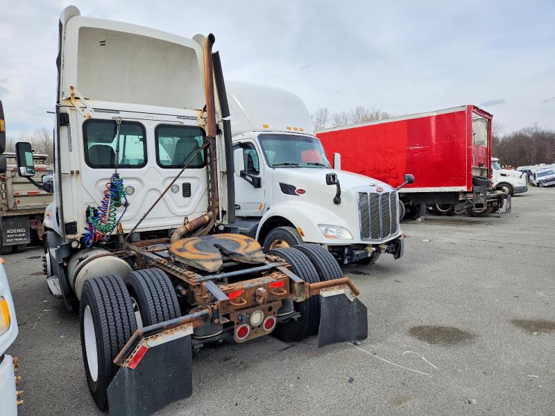 2016 Freightliner All other VIN 1FUBGEDV4GLHC5673 COPART salvage auction — MINOR DENT/SCRATCHES, IN - CERTIFICATE OF TITLE, sold $5,000 on 2026-07-29 (photo 3)