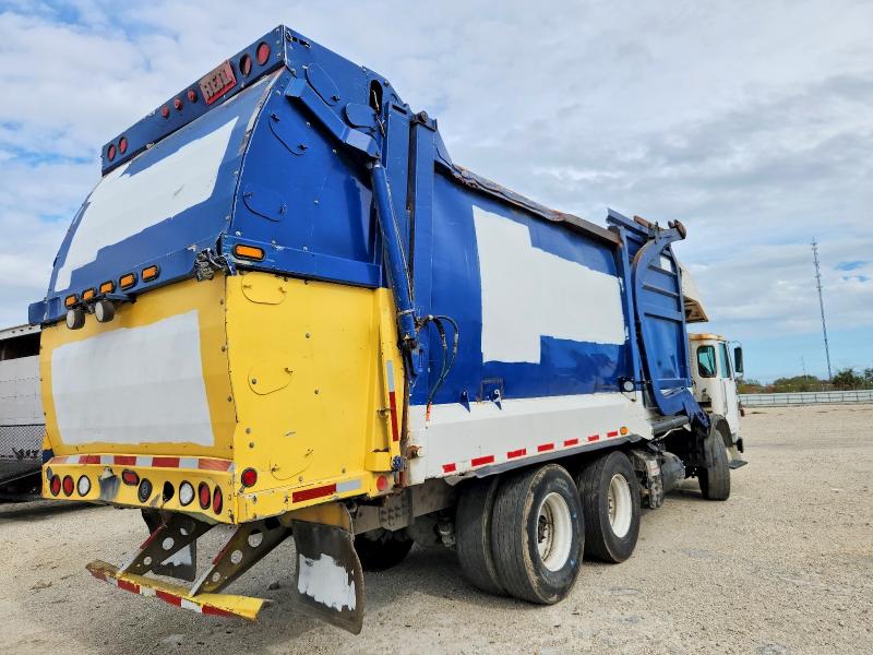 2016 Autocar llc All models VIN 5VCACLLE8GH221106 COPART salvage auction — ALL OVER, CD, sold $1,100 on 2026-07-29 (photo 4)