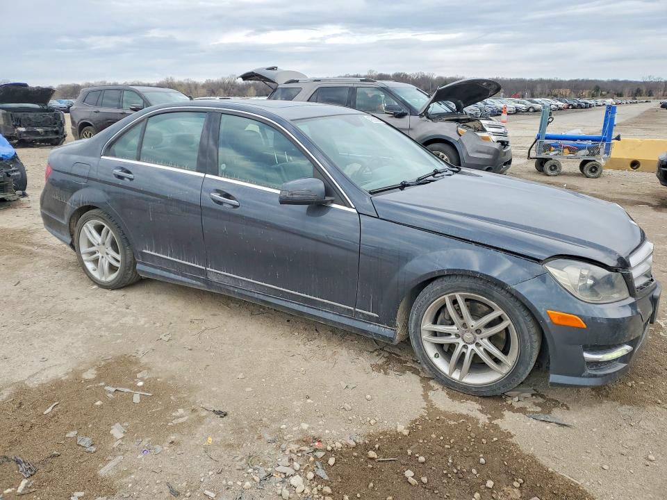 2013 Mercedes-benz C class VIN WDDGF8AB1DR268218 COPART salvage auction — FRONT END, Ia - Cert Of Title-Salvage Title, sold $100 on 2026-07-28 (photo 4)