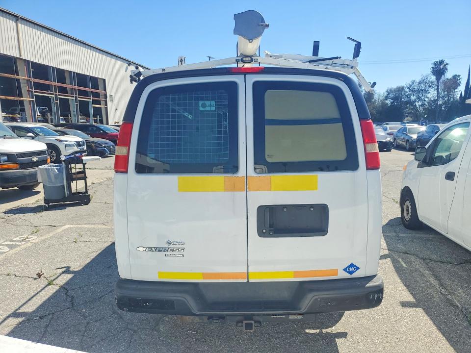 2013 Chev Express VIN 1GCWGFCB0D1902329 COPART salvage auction — MINOR DENT/SCRATCHES, CA - DIS/DLR/EXP ONLY CLEAN TITLE, sold $175 on 2026-07-28 (photo 6)