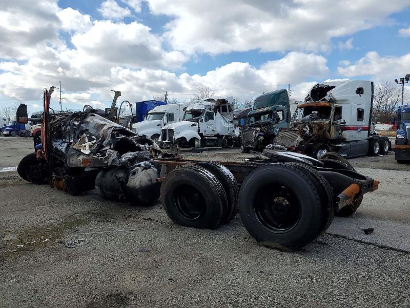 2026 Ptrb Heavy duty VIN 1XPBD49X5TD814371 COPART salvage auction — BURN, IN - BILL OF SALE - PARTS ONLY, sold $2,650 on 2026-07-06 (photo 3)