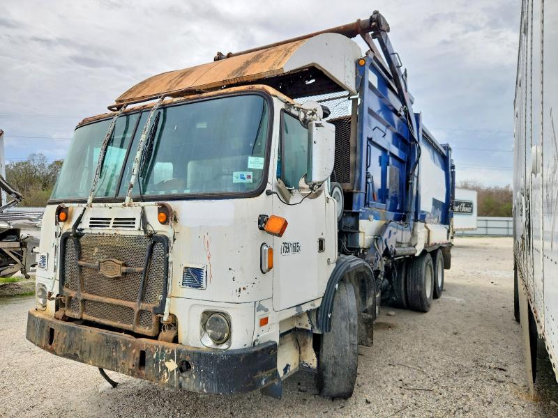 2016 Autocar llc All models VIN 5VCACLLE8GH221106 COPART salvage auction — ALL OVER, CD, sold $1,100 on 2026-07-29 (photo 2)