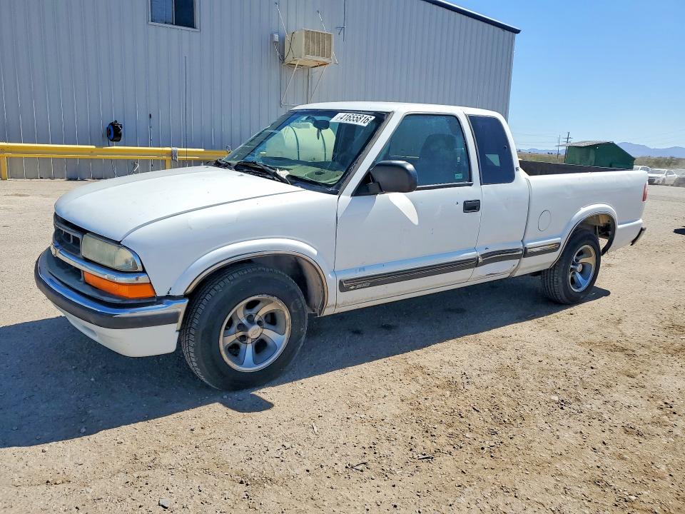 2002 Chev S10 VIN 1GCCS19W928216650 COPART salvage auction — SIDE, CT, sold $450 on 2026-07-24 (photo 1)