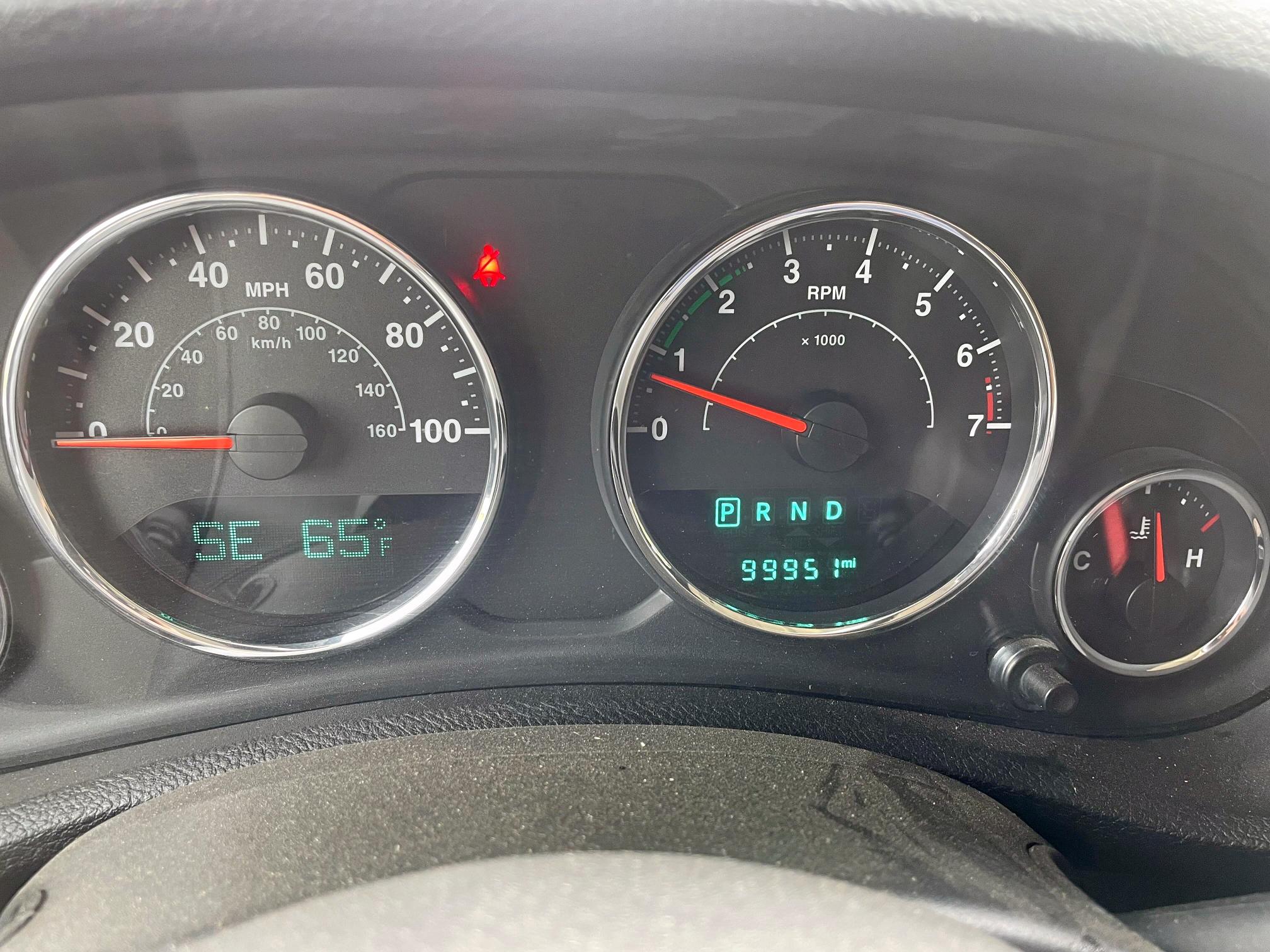 2016 Jeep Wrangler Unlimited VIN 1C4BJWDG7GL103053 COPART salvage auction — NORMAL WEAR, TX - CERT OF TITLE-REBUILT SALVAGE (P), sold $12,800 on 2025-04-15 (photo 8)