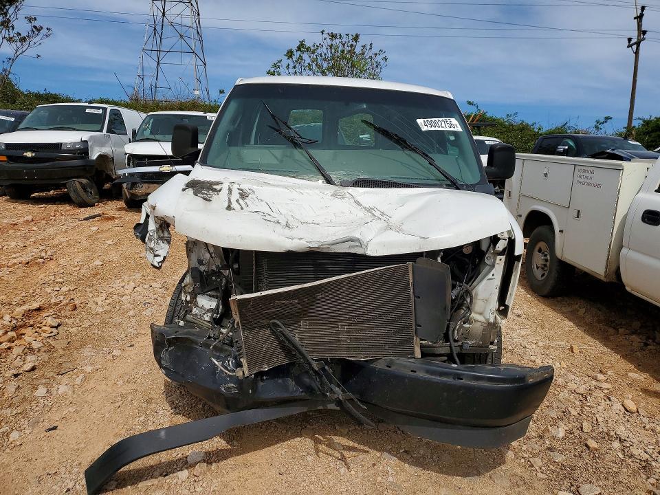 2017 Chev Express VIN 1GCWGAFF5H1346431 COPART salvage auction — FRONT END, NC - DEALER ONLY SALVAGE TITLE, sold $2,875 on 2026-07-29 (photo 5)