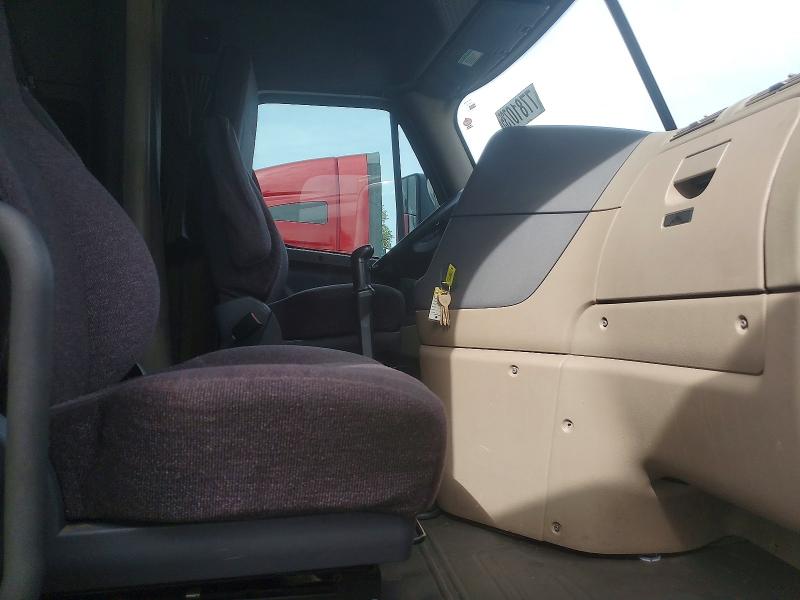 2014 Frht Cascadia VIN 3AKJGLD51ESFP1719 COPART salvage auction — MINOR DENT/SCRATCHES, CT, sold $3,700 on 2026-07-08 (photo 5)