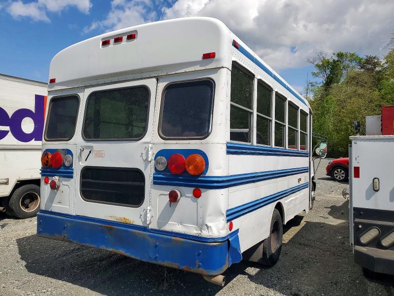 2005 Chev Express VIN 1GBJG31U151181246 COPART salvage auction — SIDE, S1, sold $200 on 2026-07-09 (photo 4)