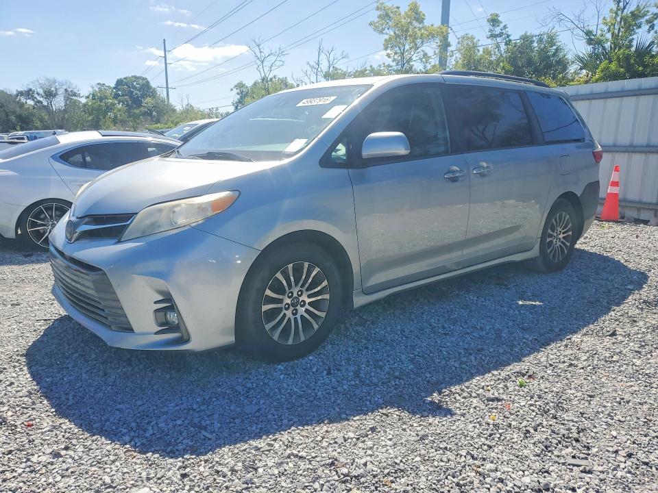 2019 Toyota Sienna VIN 5TDYZ3DC4KS993128 COPART salvage auction — MINOR DENT/SCRATCHES, Fl - Certificate Of Title (P), sold $7,400 on 2026-07-09 (photo 1)