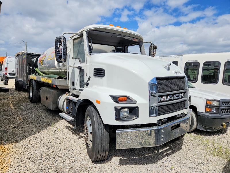 2024 Mack Md VIN 1M2MDBAB3RS073717 COPART salvage auction — ROLLOVER, FL - CERT OF TITLE SLVG REBUILDABLE, sold $2,200 on 2026-07-14 (photo 1)