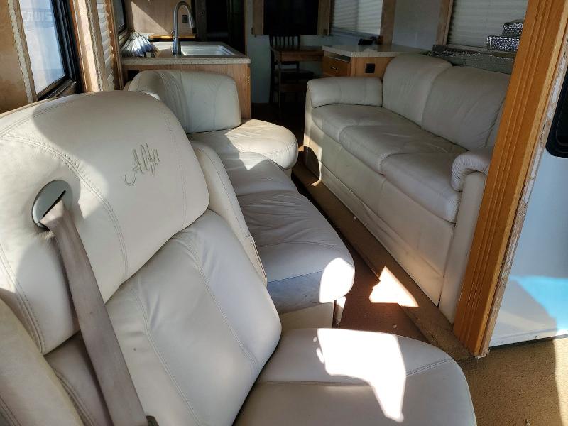 2004 Frht All other VIN 4UZAAHAK24CM37398 COPART salvage auction — FRONT END, UT - SALVAGE CERTIFICATE, sold $2,200 on 2026-07-09 (photo 5)