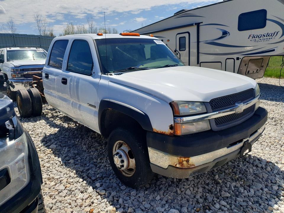 2003 Chev Silverado VIN 1GCJK33G23F106122 COPART salvage auction — NORMAL WEAR, MI - CERTIFICATE OF TITLE, sold $825 on 2026-07-09 (photo 4)