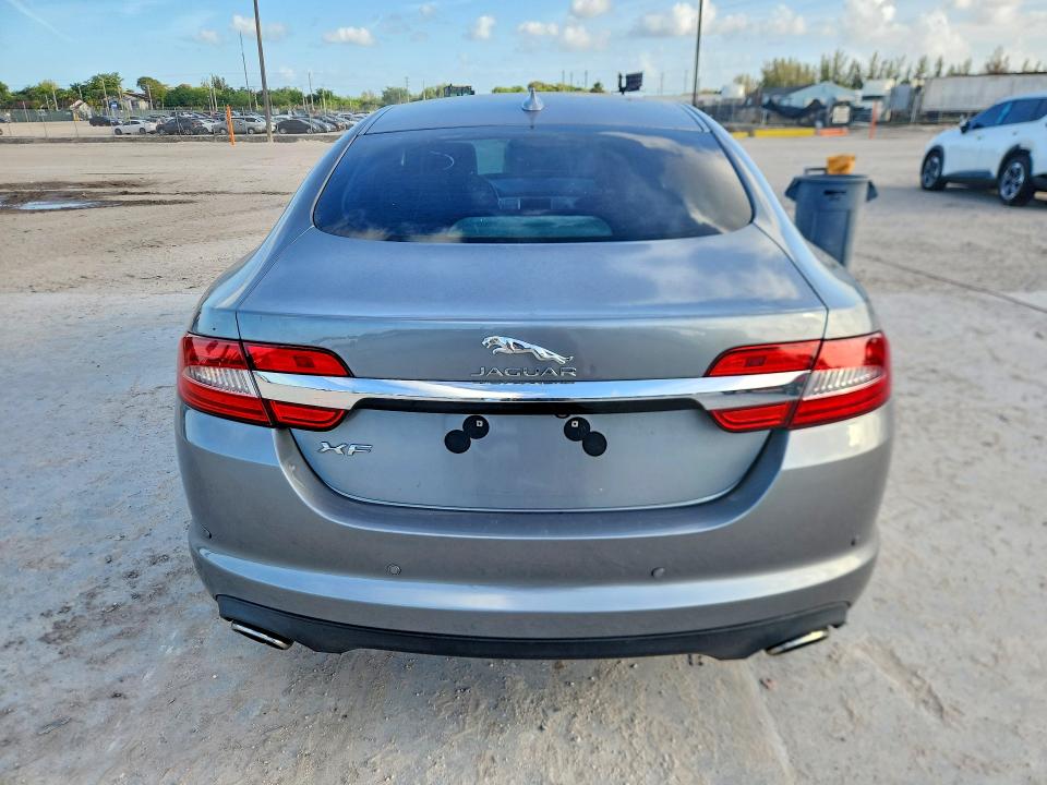 2015 Jaguar Xf VIN SAJWA0FSXFPU50496 COPART salvage auction — MINOR DENT/SCRATCHES, FL - CERTIFICATE OF TITLE (P), sold $1,000 on 2026-07-23 (photo 6)
