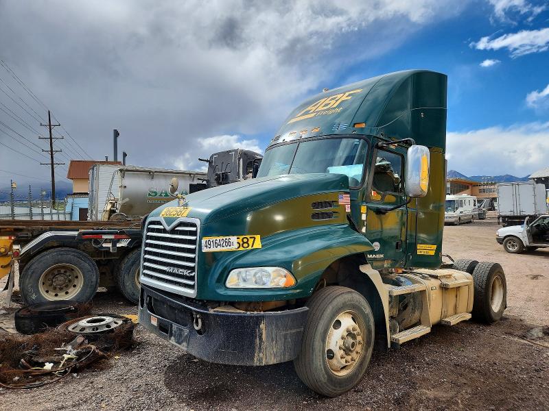 2017 Mack Cxu613 VIN 1M1AW01X9HM009895 COPART salvage auction — FRONT END, OK - DIS/DLR/EXP ONLY CLEAN TITLE (P), sold $900 on 2026-07-29 (photo 2)