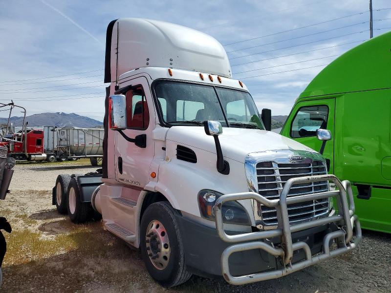 2016 Freigliner All other VIN 3AKJGBDV9GDGX2136 COPART salvage auction — NORMAL WEAR, UT - CERTIFICATE OF TITLE, sold $8,000 on 2026-07-06 (photo 1)