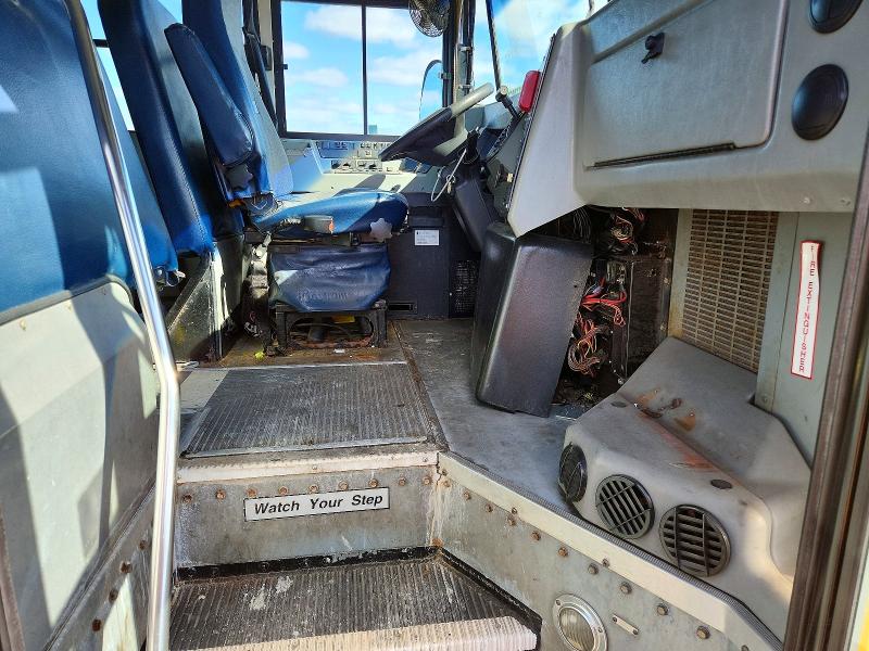 2009 Blub VIN 1BAKGCPA29F266953 COPART salvage auction — MINOR DENT/SCRATCHES, NY - CERTIFICATE OF TITLE, sold $2,000 on 2026-08-26 (photo 5)