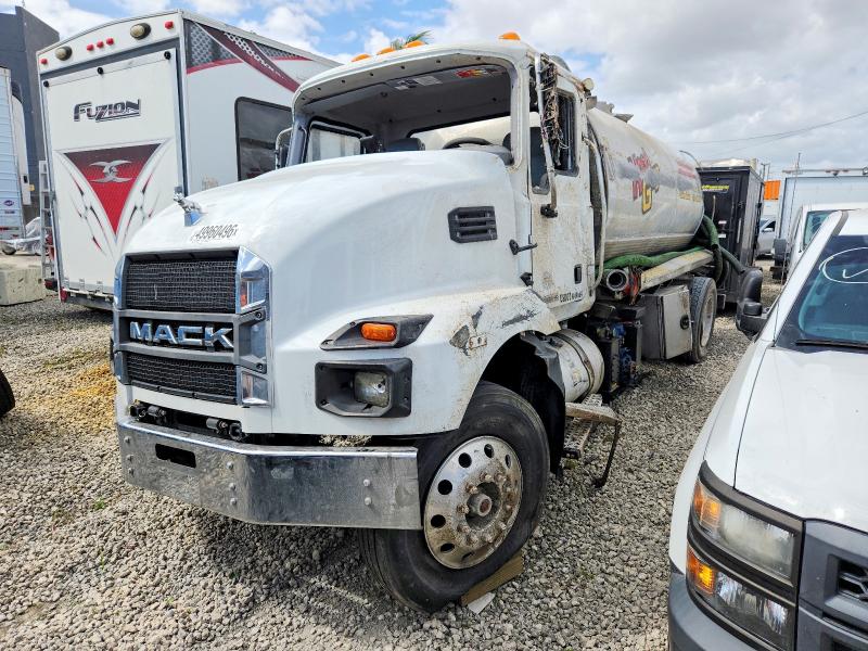 2024 Mack Md VIN 1M2MDBAB3RS073717 COPART salvage auction — ROLLOVER, FL - CERT OF TITLE SLVG REBUILDABLE, sold $2,200 on 2026-07-14 (photo 2)
