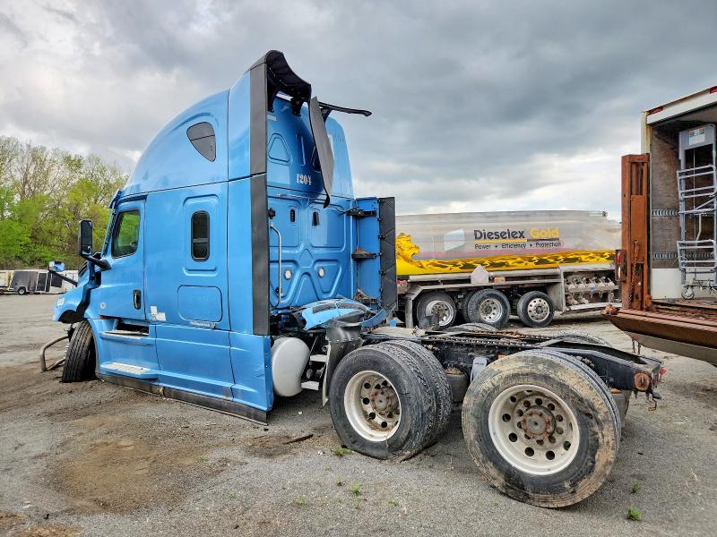 2023 Freightliner All other VIN 3AKJHHDR6PSNW6416 COPART salvage auction — ROLLOVER, CA - SALVAGE CERTIFICATE, sold $5,800 on 2026-07-23 (photo 3)