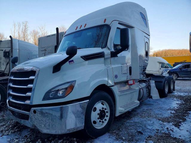 2022 Freightliner All other VIN 3AKJHHDR9NSNJ2413 COPART salvage auction — SIDE, IN - CERTIFICATE OF TITLE (P), sold $17,000 on 2026-07-30 (photo 2)
