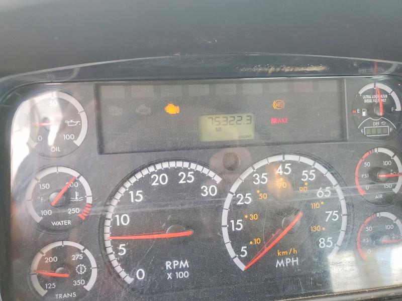 2015 Freightliner All other VIN 1FVACXDT6FHGD9179 COPART salvage auction — NORMAL WEAR, KY - CERTIFICATE OF TITLE (P), sold $50,000 on 2026-07-30 (photo 8)