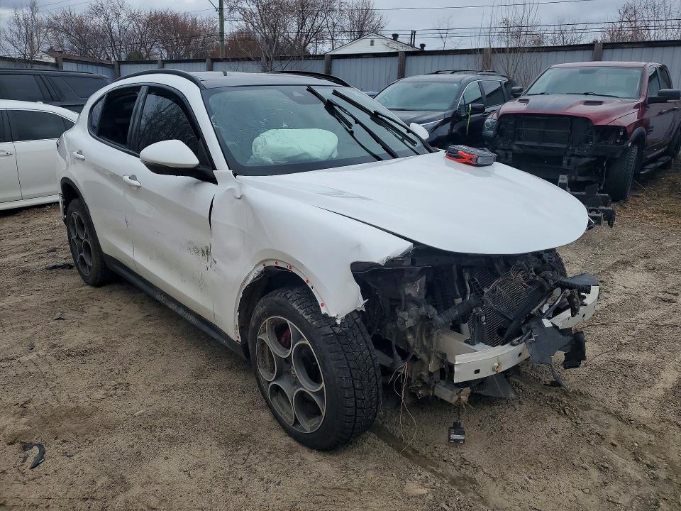 2018 Alfa romeo Stelvio VIN ZASFAKPN8J7C00483 COPART salvage auction — FRONT END, ST, sold $650 on 2026-07-21 (photo 4)
