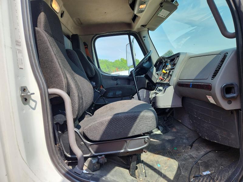 2015 Freightliner All other VIN 3ALACWDT6FDGR3991 COPART salvage auction — FRONT END, FL - CERT OF TITLE SLVG REBUILDABLE, sold $100 on 2026-07-30 (photo 6)