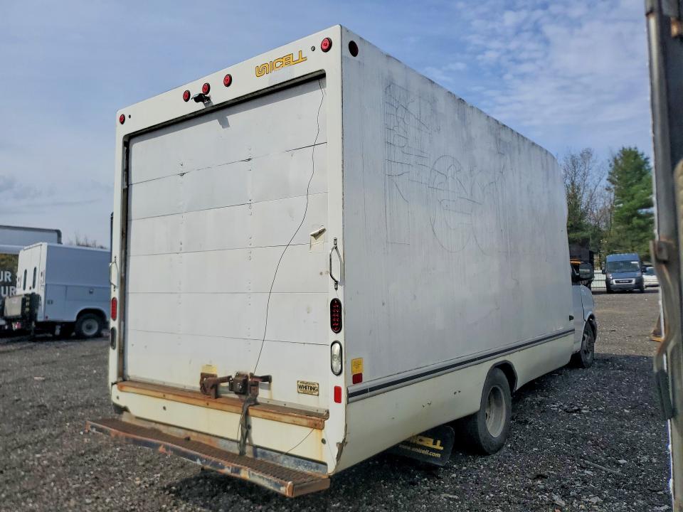 2017 Chev Express VIN 1GB3GSCG7H1352029 COPART salvage auction — MINOR DENT/SCRATCHES, NY - CERTIFICATE OF TITLE, sold $2,750 on 2026-07-09 (photo 3)