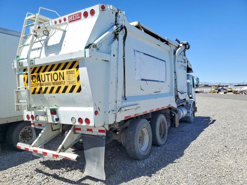 2003 Autocar llc All other VIN 5VCDC6LF33N194612 COPART salvage auction — MINOR DENT/SCRATCHES, CD, sold $1,100 on 2026-07-29 (photo 4)