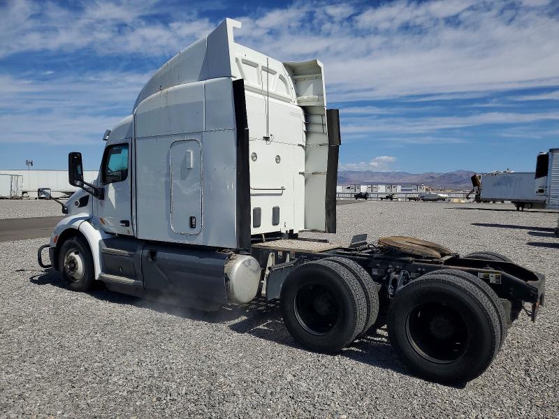 2018 Peterbilt All other VIN 1XPBDP9X0JD452495 COPART salvage auction — MINOR DENT/SCRATCHES, CT, sold $8,200 on 2026-07-06 (photo 3)