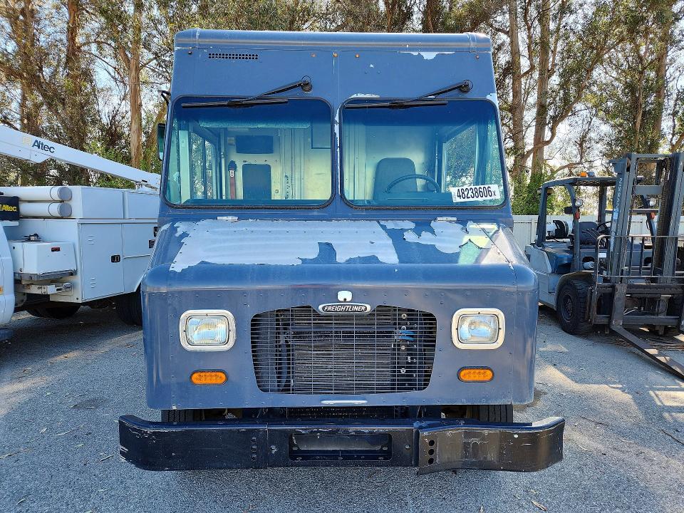 2020 Freightliner All other VIN 4UZAC2EA1LCLZ7063 COPART salvage auction — MINOR DENT/SCRATCHES, CA - CERTIFICATE OF TITLE, sold $22,000 on 2026-07-27 (photo 5)