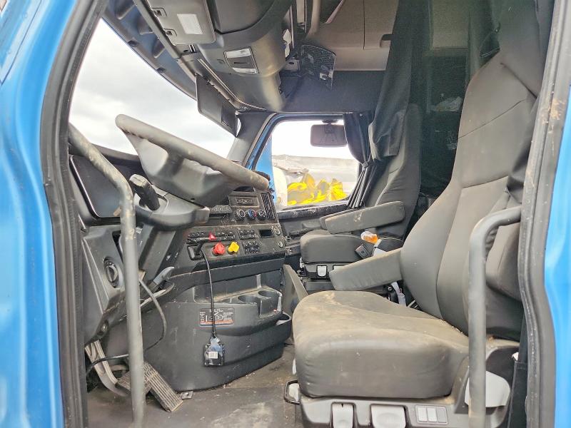 2023 Freightliner All other VIN 3AKJHHDR6PSNW6416 COPART salvage auction — ROLLOVER, CA - SALVAGE CERTIFICATE, sold $5,800 on 2026-07-23 (photo 5)