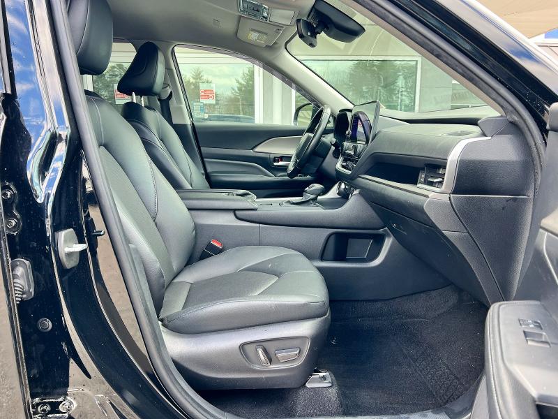 2024 Toyota Highlander VIN 5TDACAB5XRS005369 COPART salvage auction — Minor Dent/Scratches, MA - CERTIFICATE OF TITLE (P), sold $31,750 on 2026-05-29 (photo 5)