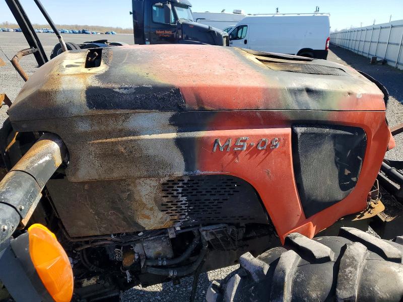 2016 Kubota Tractor VIN XXXXXXXXXXXX51997 COPART salvage auction — Burn Engine, QC - IRRECUPERABLE, sold $800 on 2026-07-14 (photo 7)